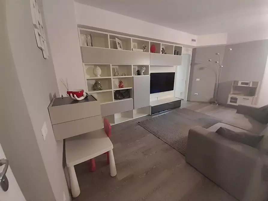 Immagine 2 di Appartamento in vendita  a Massa