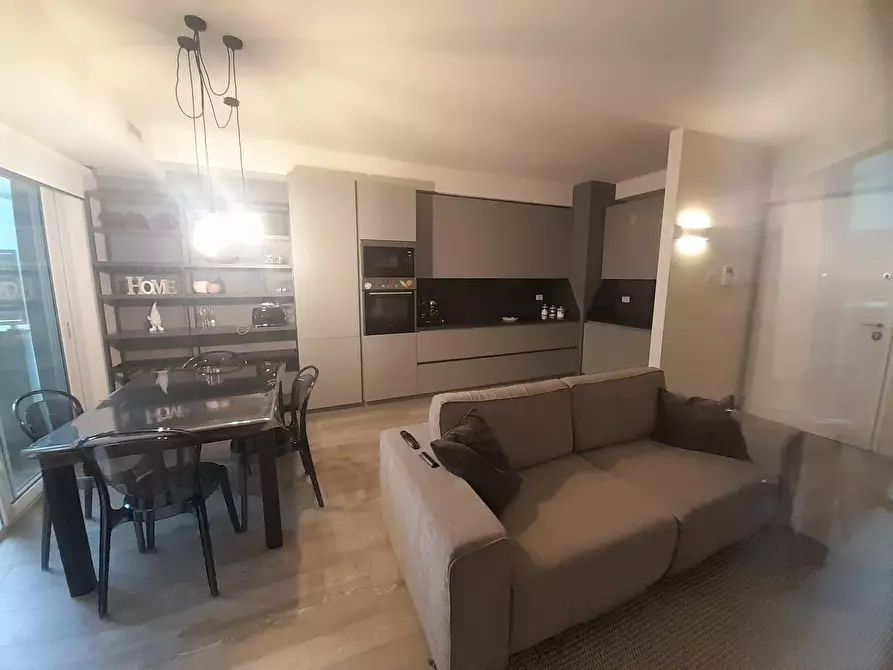 Immagine 4 di Appartamento in vendita  a Massa