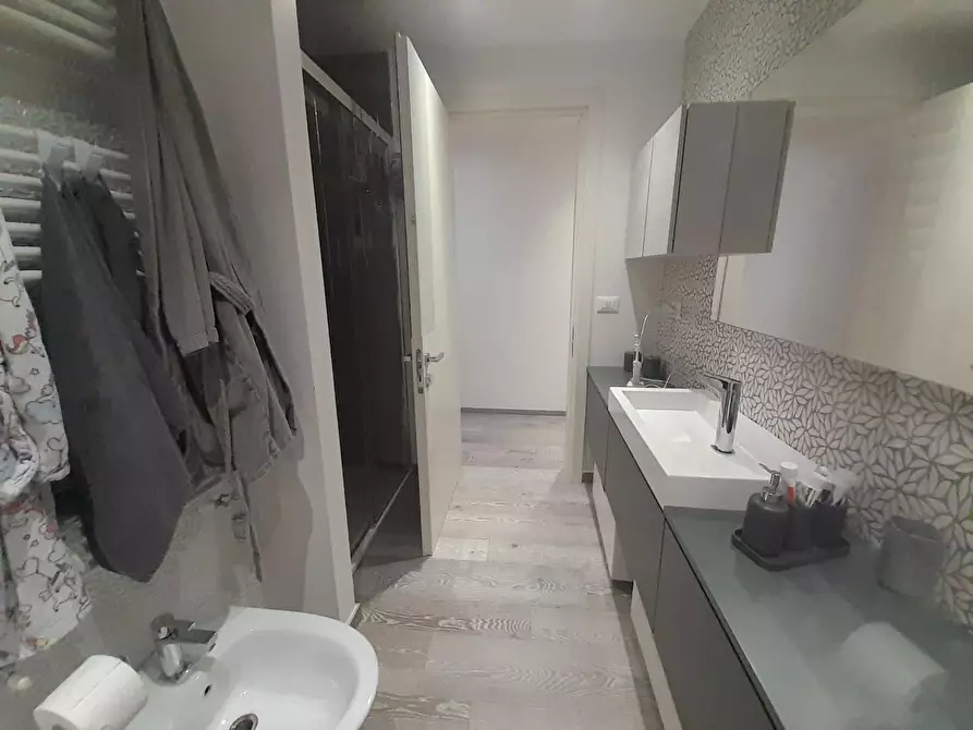 Immagine 19 di Appartamento in vendita  a Massa