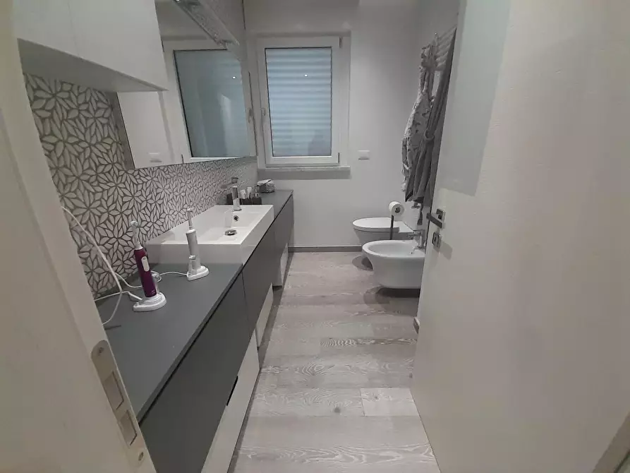 Immagine 18 di Appartamento in vendita  a Massa