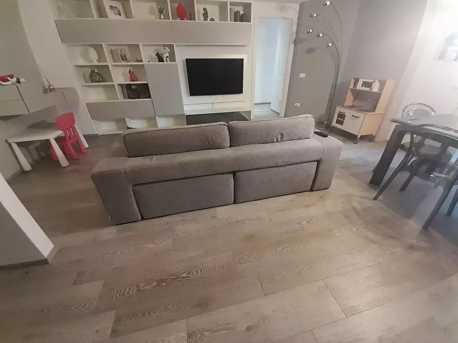 Immagine 1 di Appartamento in vendita  a Massa