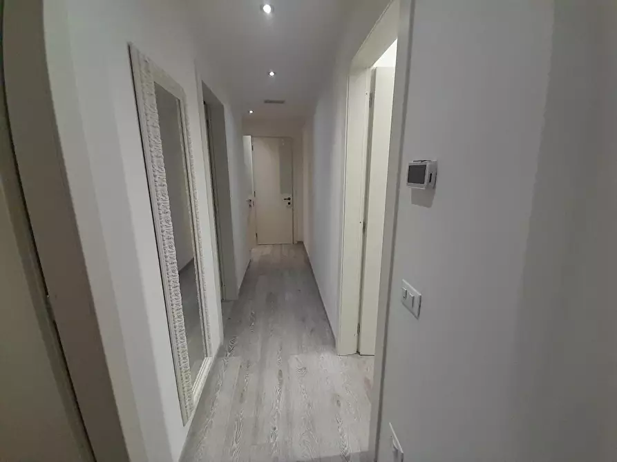 Immagine 15 di Appartamento in vendita  a Massa