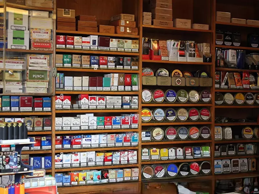 Immagine 1 di Attività commerciale in vendita  a Livorno