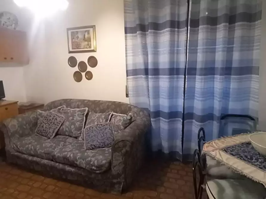 Immagine 1 di Appartamento in vendita  a Carrara