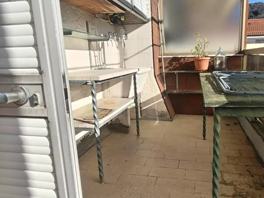 Immagine 2 di Appartamento in vendita  a Massa