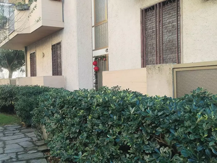 Immagine 1 di Appartamento in vendita  a Massa