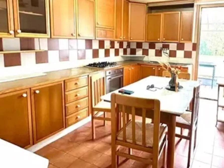 Immagine 7 di Appartamento in vendita  a Massa