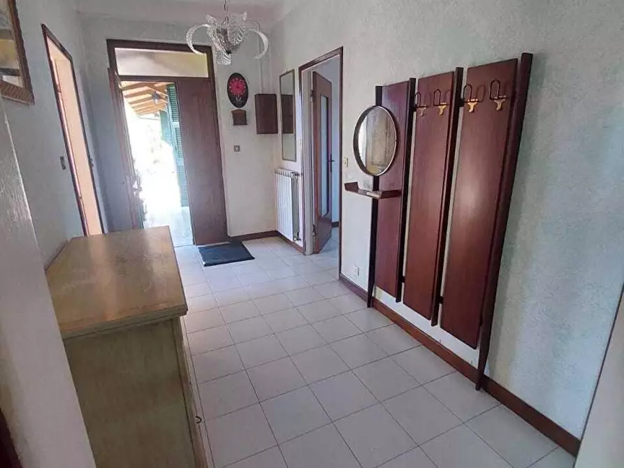 Immagine 4 di Appartamento in vendita  a Ortonovo