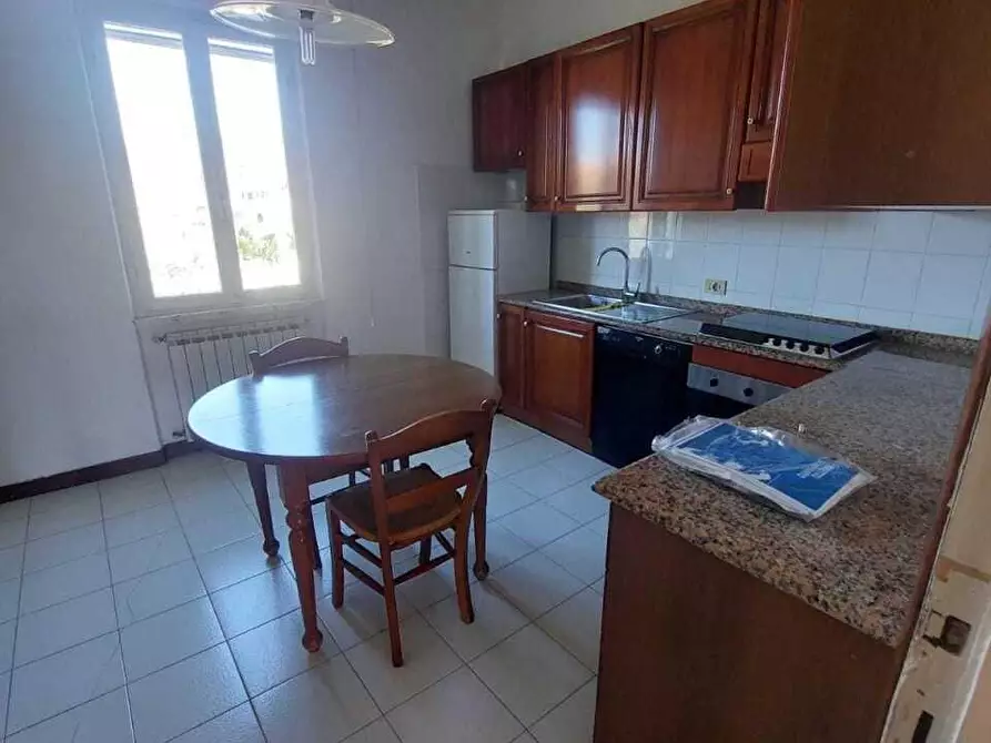 Immagine 3 di Appartamento in vendita  a Ortonovo