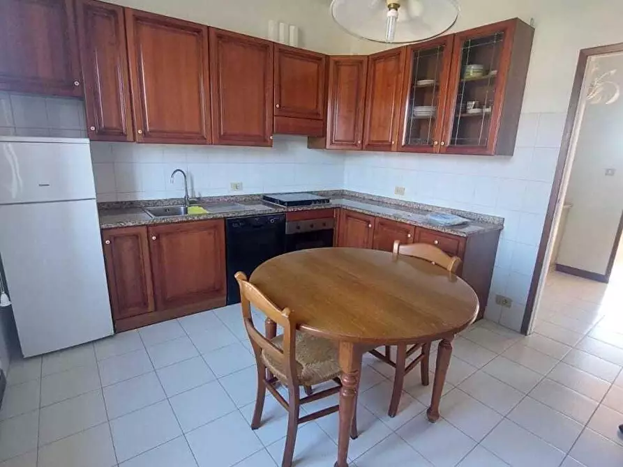 Immagine 1 di Appartamento in vendita  a Ortonovo