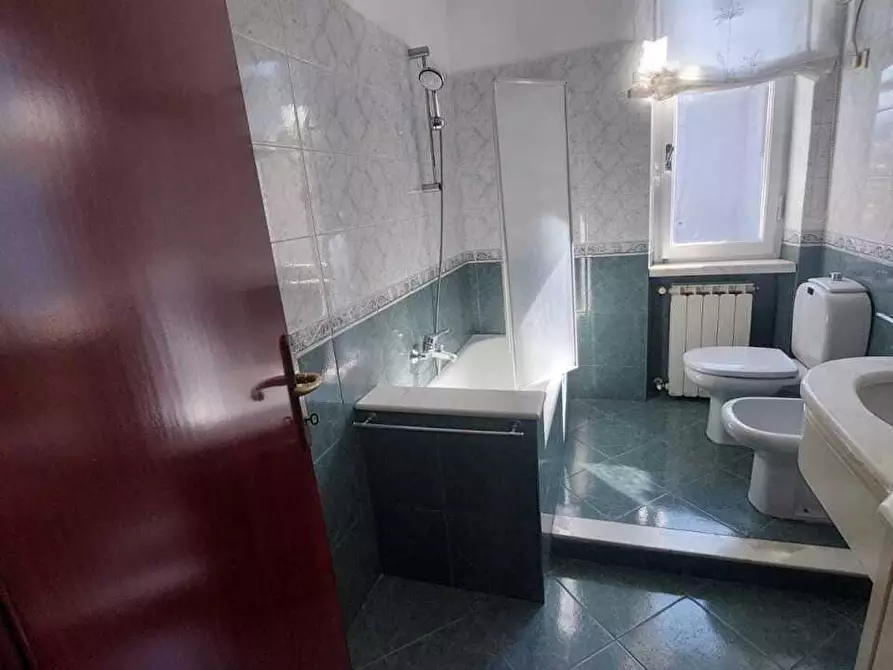 Immagine 10 di Appartamento in vendita  a Ortonovo