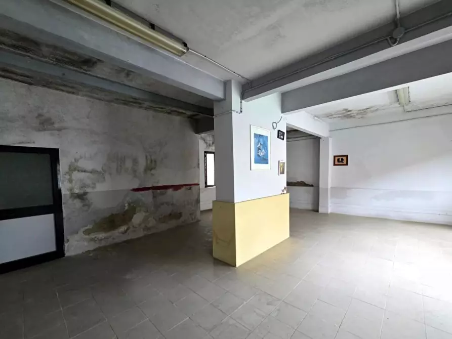 Immagine 4 di Locale commerciale in vendita  a Santa Croce Sull'arno