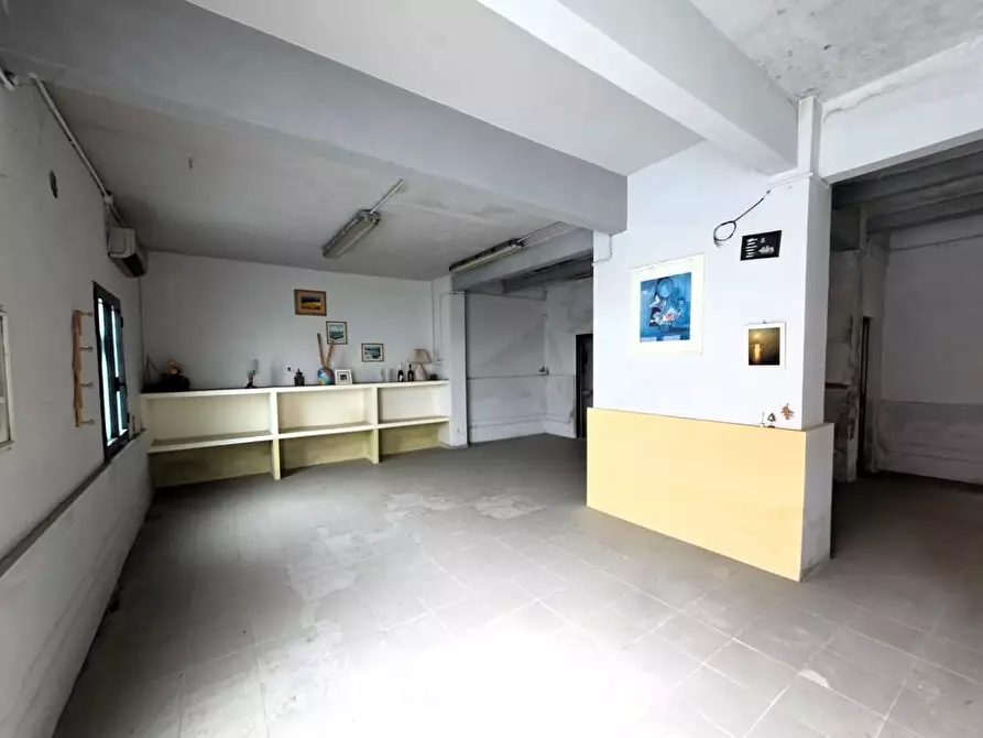 Immagine 1 di Locale commerciale in vendita  a Santa Croce Sull'arno