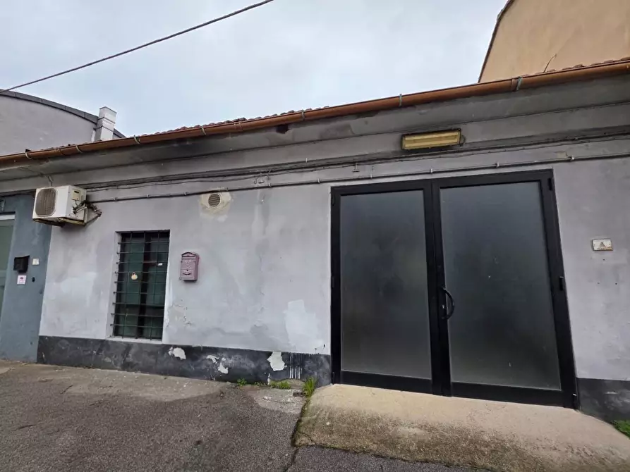 Immagine 10 di Locale commerciale in vendita  a Santa Croce Sull'arno