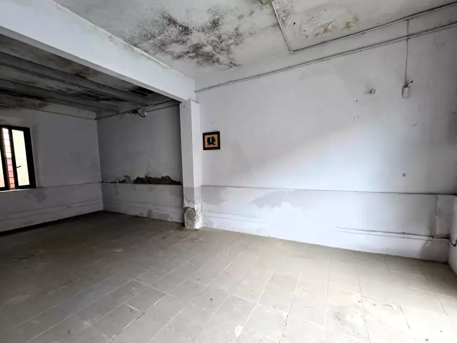 Immagine 6 di Locale commerciale in vendita  a Santa Croce Sull'arno