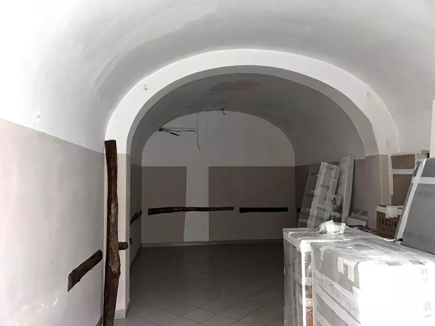 Immagine 7 di Locale commerciale in vendita  a Barga