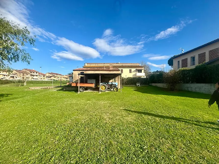 Immagine 4 di Casa colonica in vendita  a Pontedera