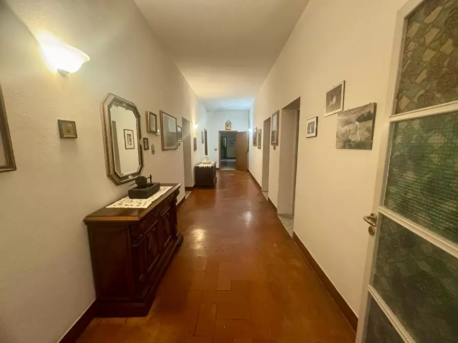 Immagine 11 di Casa colonica in vendita  a Pontedera