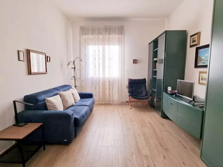 Immagine 2 di Appartamento in vendita  a Viareggio