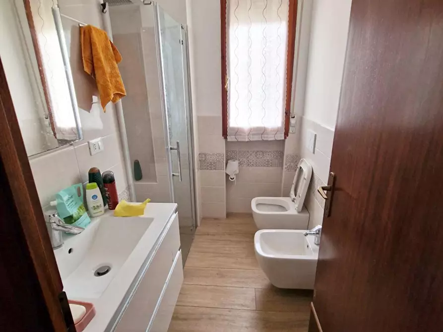 Immagine 21 di Appartamento in vendita  a Viareggio