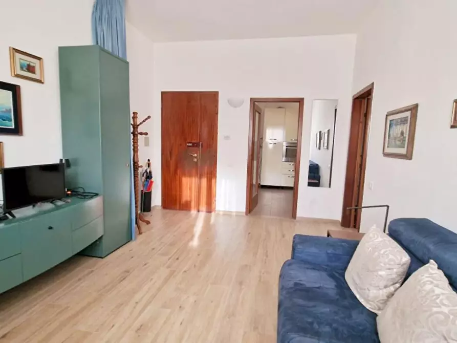 Immagine 9 di Appartamento in vendita  a Viareggio