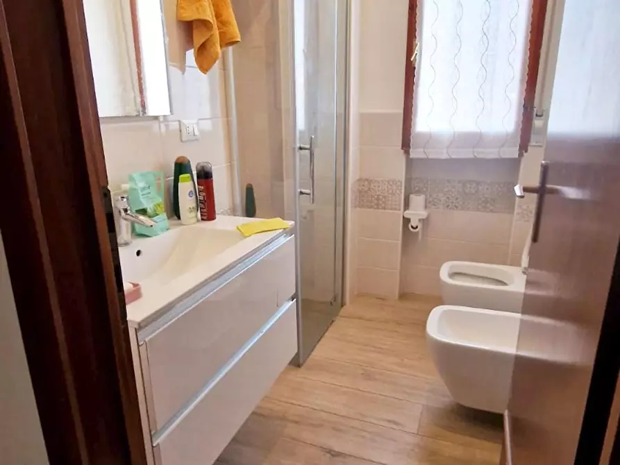 Immagine 22 di Appartamento in vendita  a Viareggio