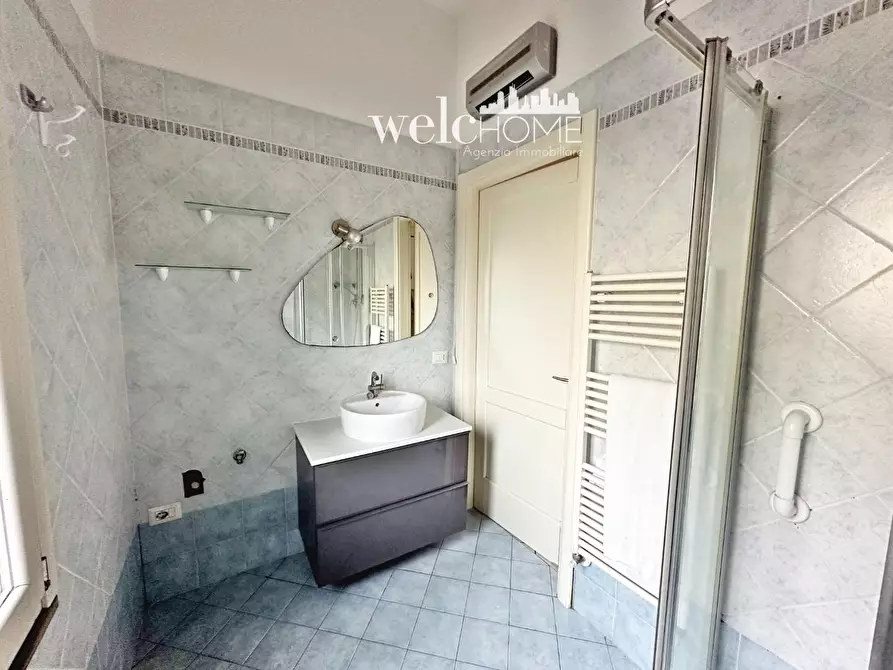 Immagine 19 di Appartamento in vendita  a Campi Bisenzio