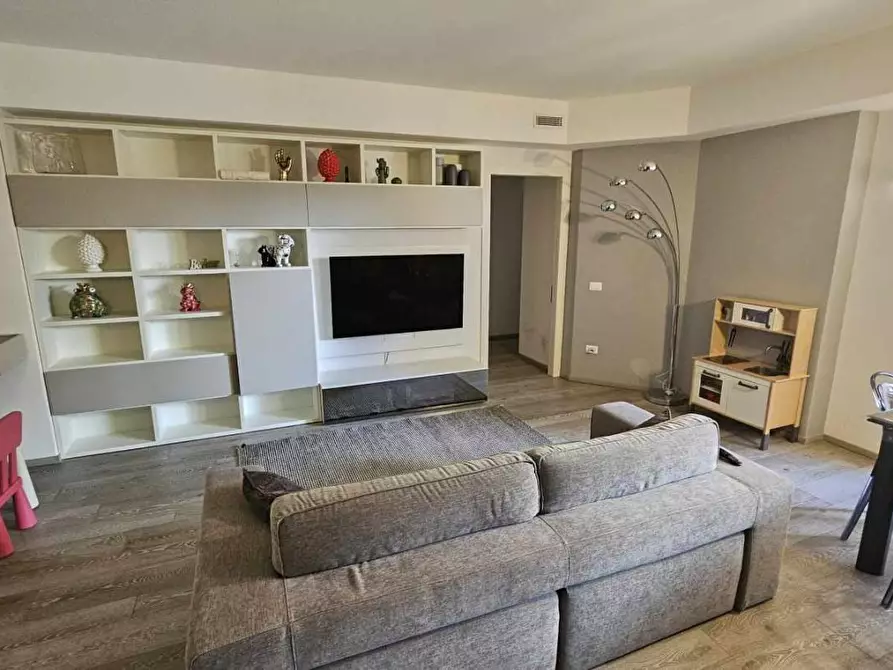 Immagine 5 di Appartamento in vendita  a Massa