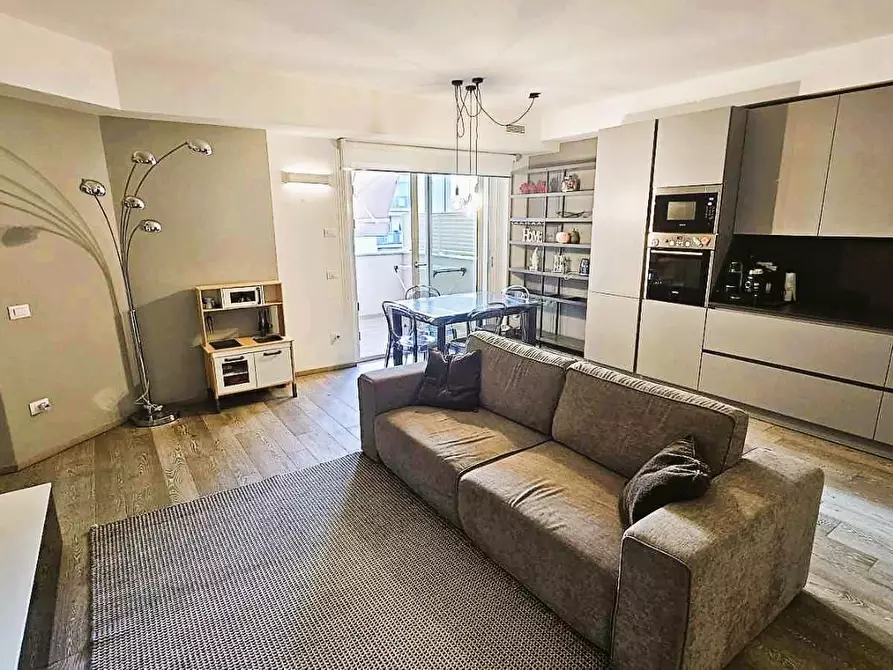 Immagine 6 di Appartamento in vendita  a Massa