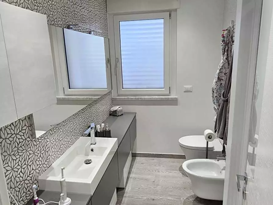 Immagine 12 di Appartamento in vendita  a Massa