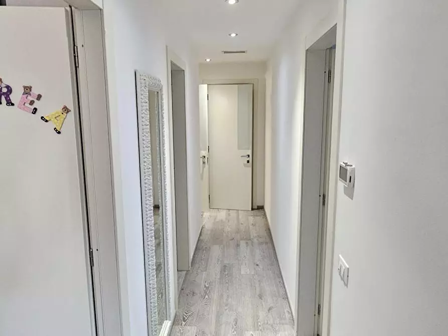 Immagine 11 di Appartamento in vendita  a Massa