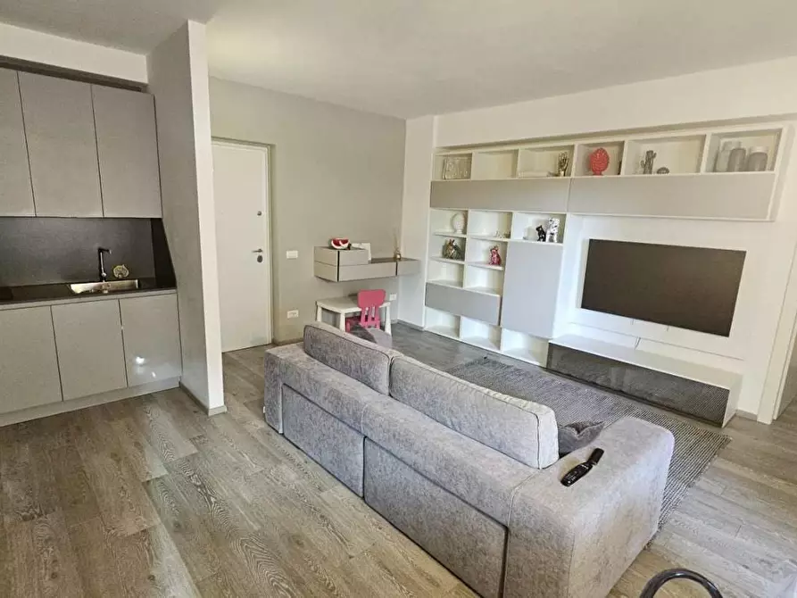 Immagine 3 di Appartamento in vendita  a Massa