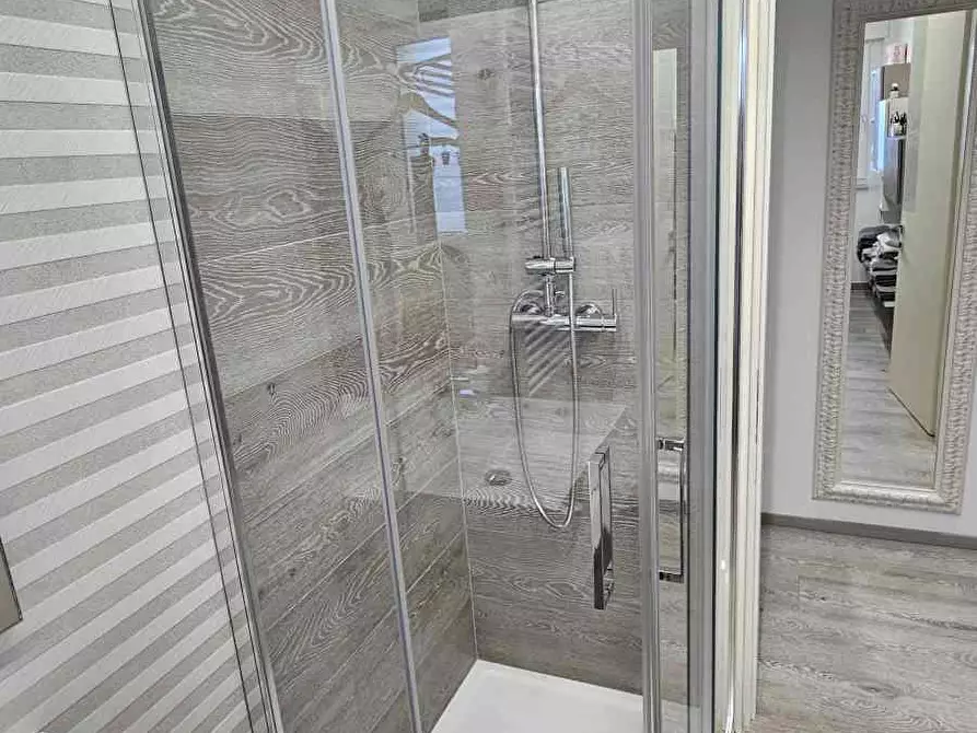 Immagine 24 di Appartamento in vendita  a Massa