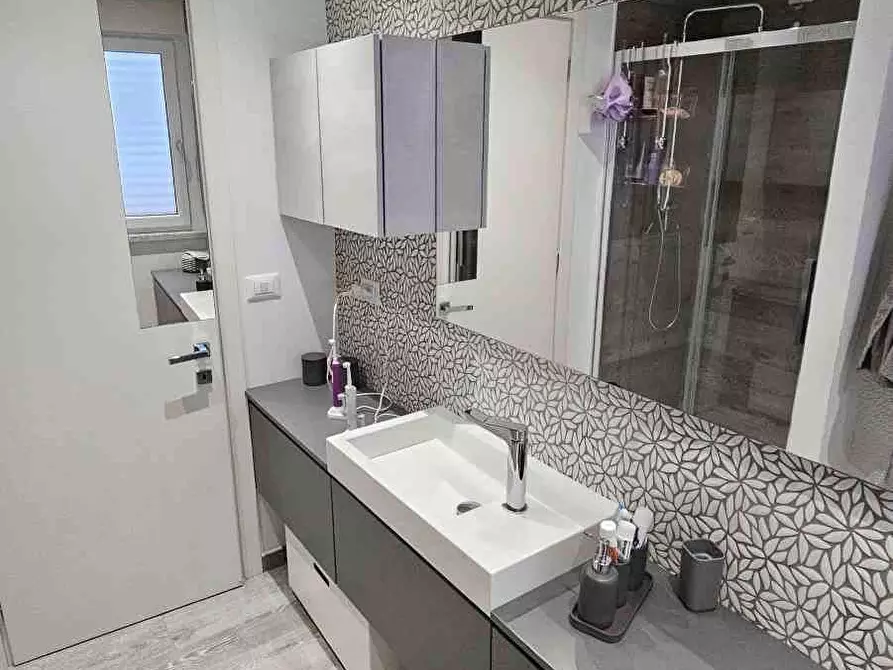 Immagine 13 di Appartamento in vendita  a Massa