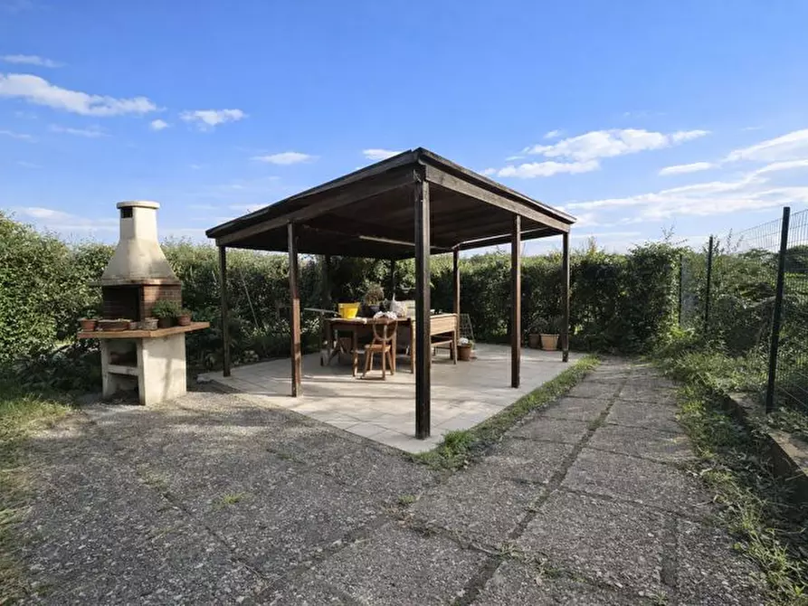 Immagine 25 di Terratetto in vendita  a Pisa