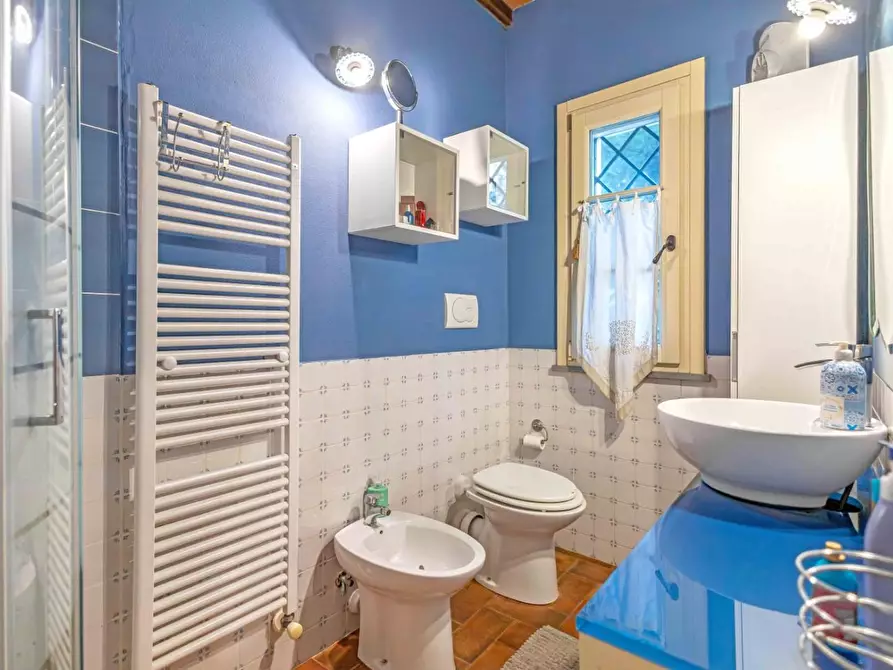 Immagine 2 di Villa in vendita  a Fucecchio