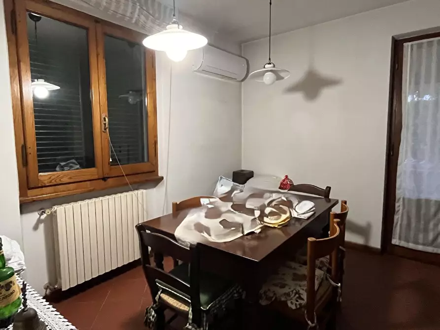 Immagine 8 di Villa in vendita  a Pietrasanta