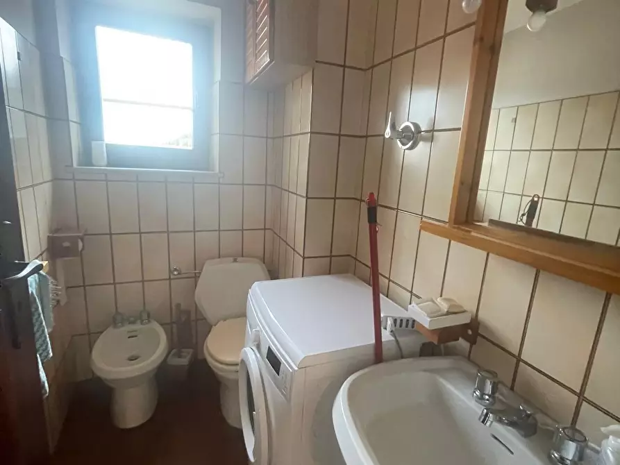 Immagine 4 di Appartamento in vendita  a Carrara