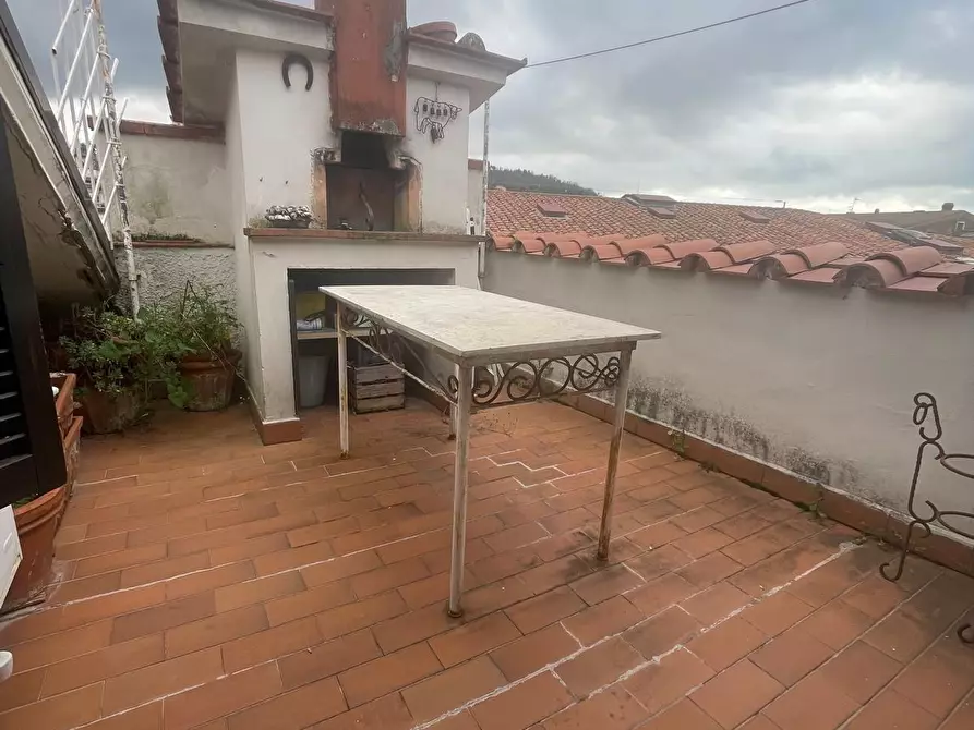 Immagine 2 di Appartamento in vendita  a Carrara