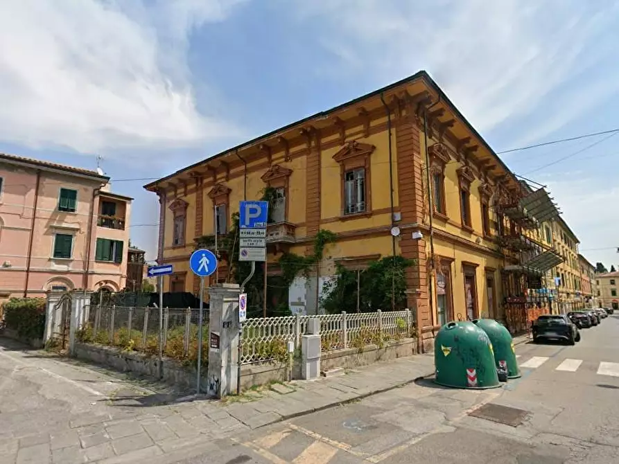 Immagine 2 di Locale commerciale in vendita  a Pisa
