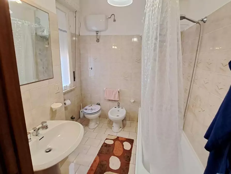 Immagine 15 di Appartamento in vendita  a Rosignano Marittimo