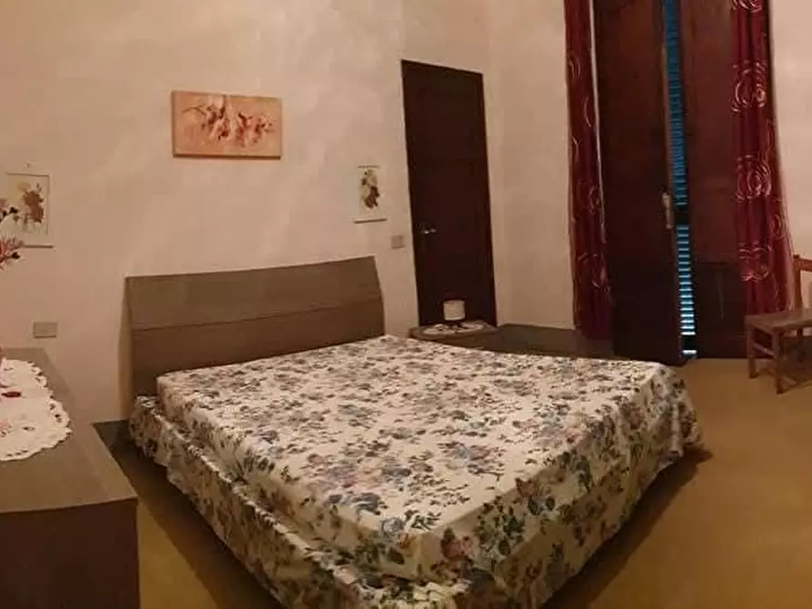 Immagine 2 di Appartamento in vendita  a Viareggio