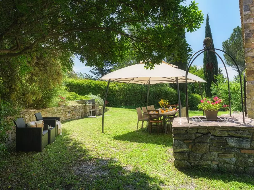 Immagine 11 di Villa in vendita  a Volterra