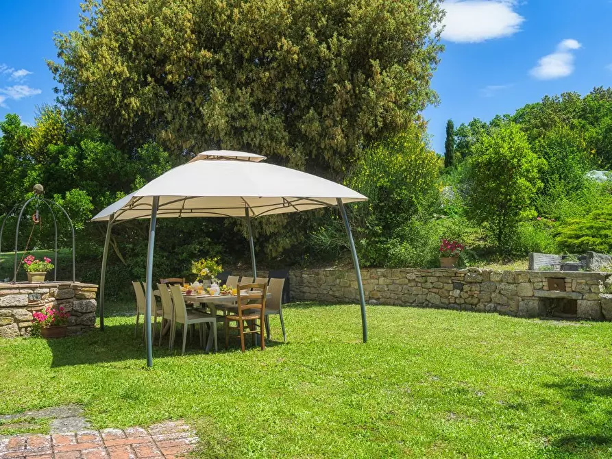 Immagine 10 di Villa in vendita  a Volterra