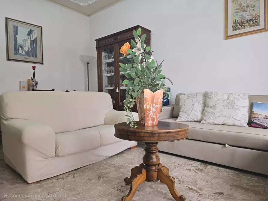 Immagine 13 di Appartamento in vendita  a Siena