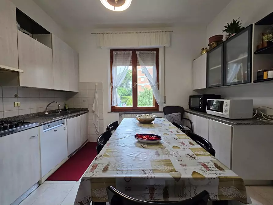 Immagine 9 di Appartamento in vendita  a Siena