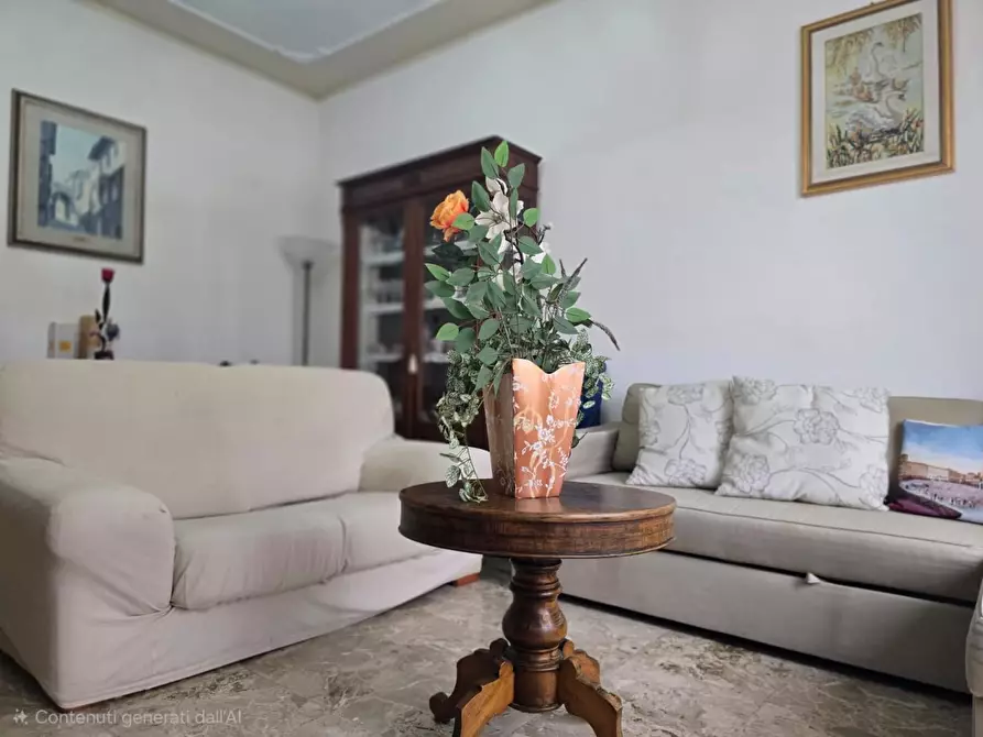 Immagine 16 di Appartamento in vendita  a Siena