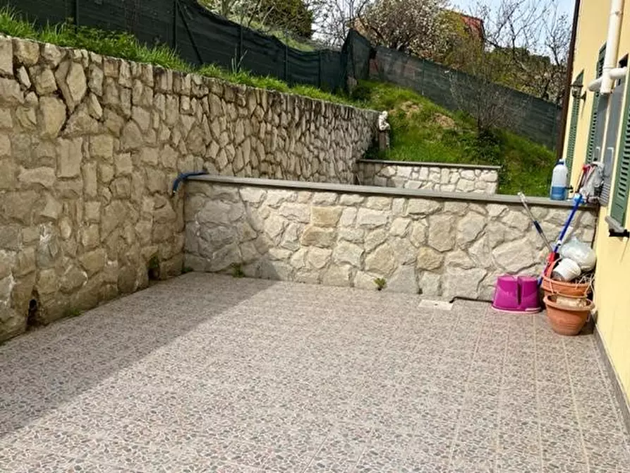 Immagine 1 di Casa bifamiliare in vendita  a Ameglia