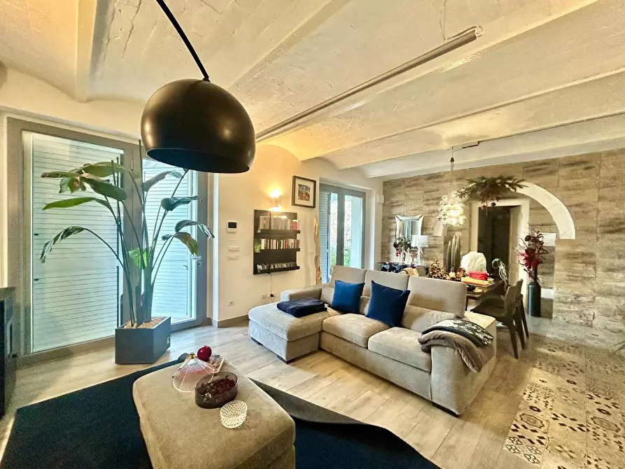 Immagine 12 di Porzione di casa in vendita  a Siena