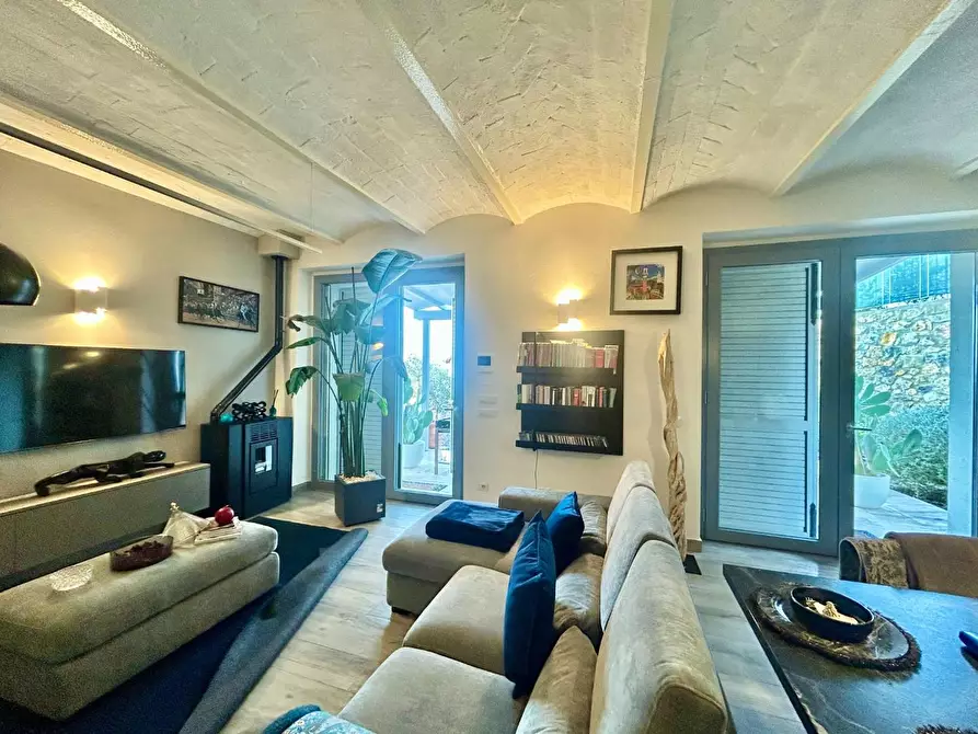 Immagine 10 di Porzione di casa in vendita  a Siena